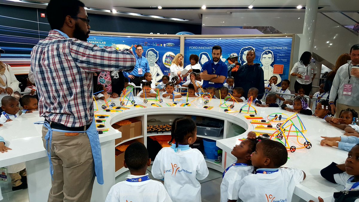 Ford_KristinH's tweet photo. Lots of tots today for kids day at #naias #NAIAS2017 #futureinnovators #ford #fordautoshows #fordnaias https://t.co/eqRBU6MFBz