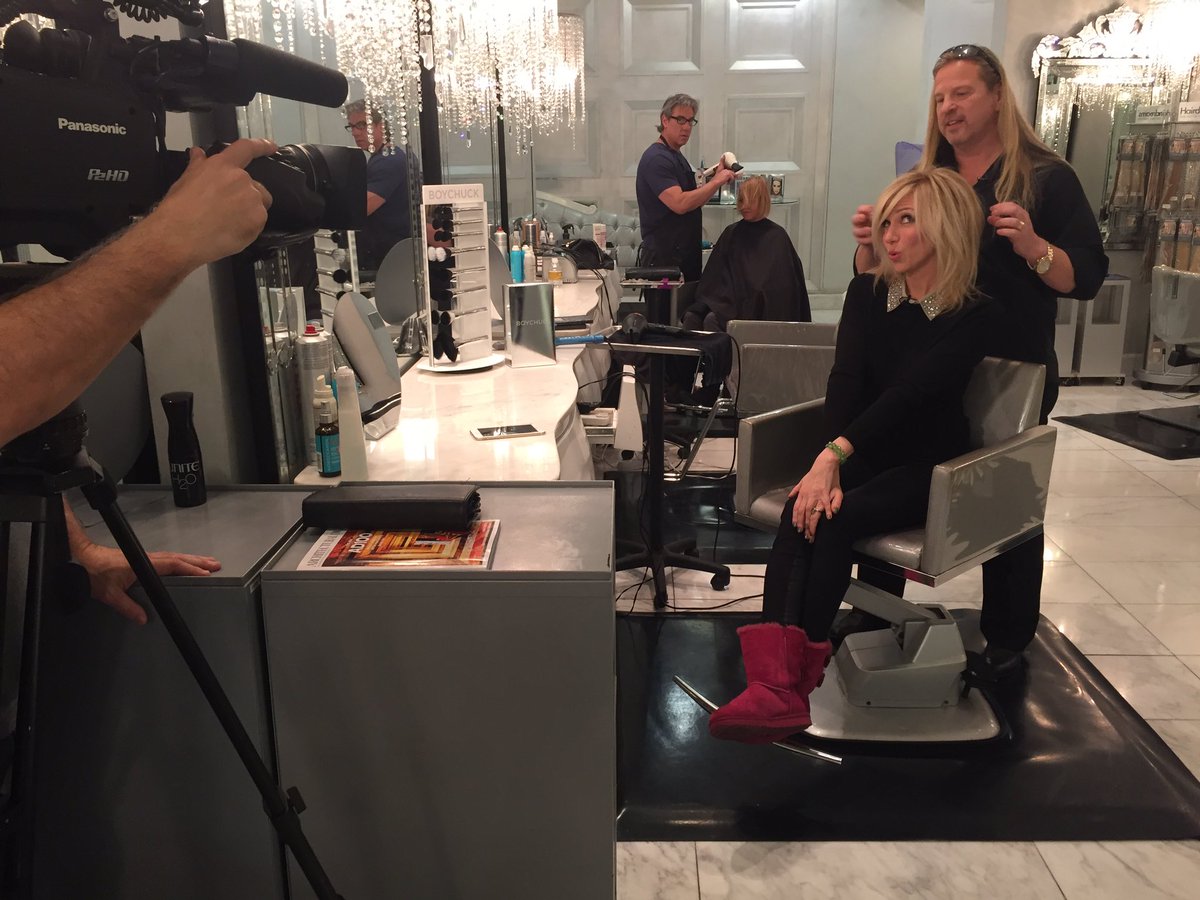 ColorSalonLV's tweet photo. We loved having @extratv in our salon yesterday! The lovely @DebbieGibson talked #Blonde, #Boychuck and #Vegas! https://t.co/wxVYKaTv2h