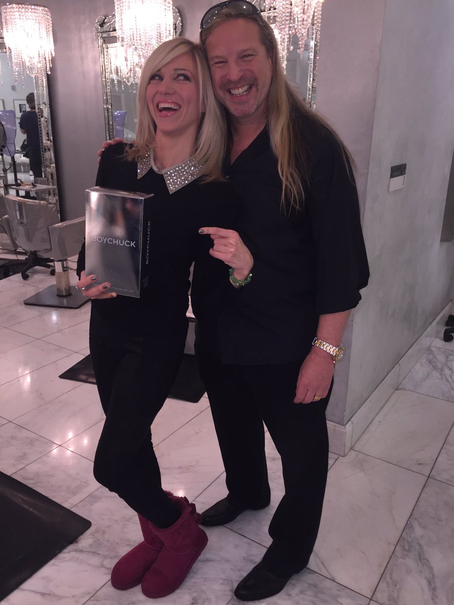 ColorSalonLV's tweet photo. We loved having @extratv in our salon yesterday! The lovely @DebbieGibson talked #Blonde, #Boychuck and #Vegas! https://t.co/wxVYKaTv2h