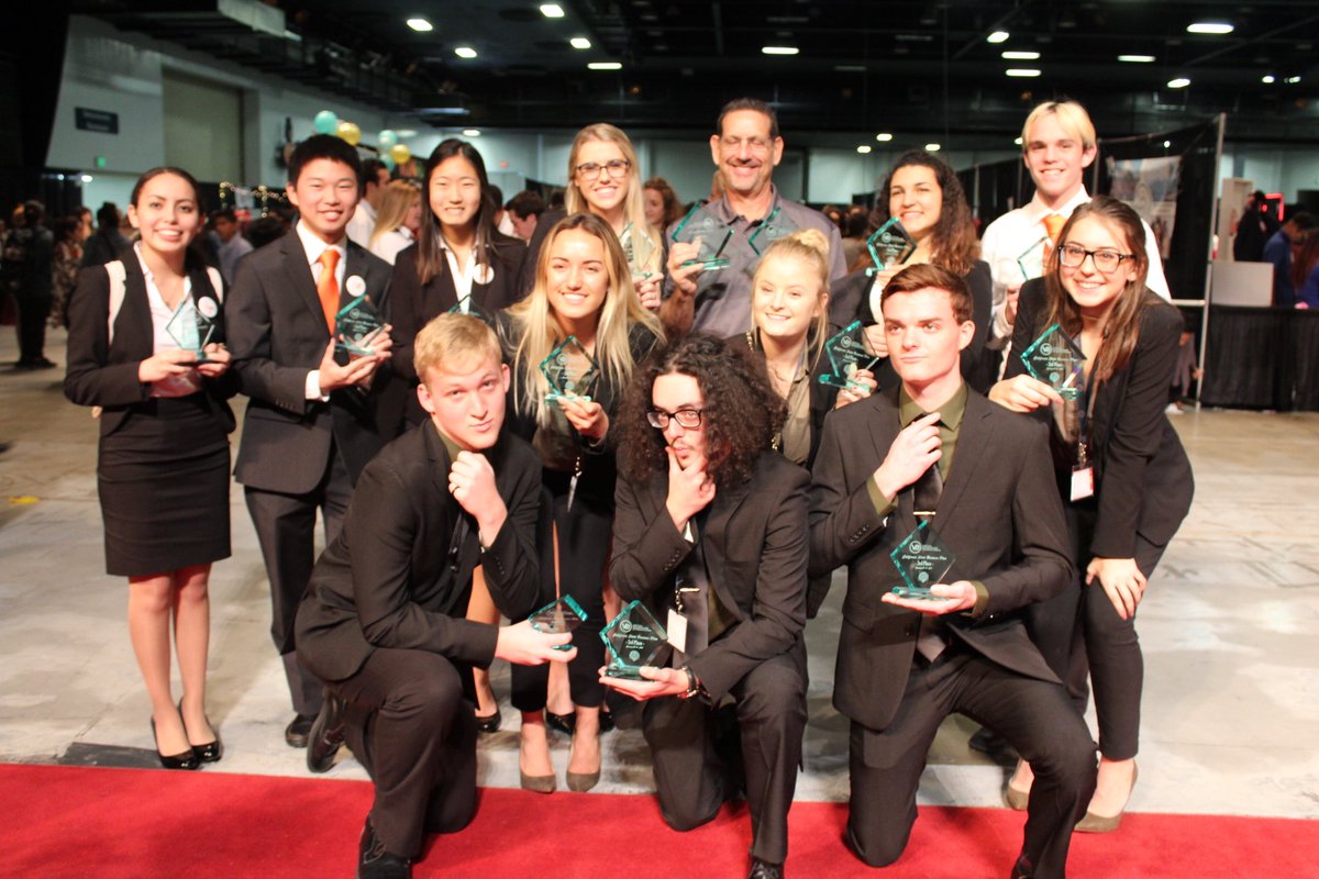 mvhs91's tweet image. HUGE congratulations to both Virtual Enterprise classes coming in 2nd and 3rd place in California! Qualifying them to Nationals!