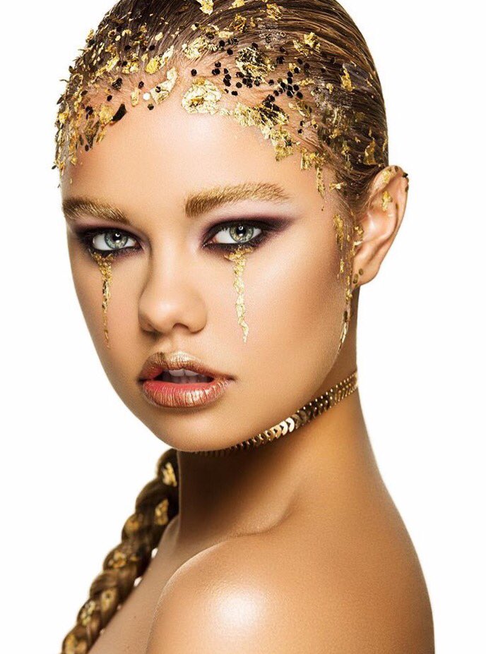 KeelyZelanka's tweet photo. #mua #mualasvegas #lasvegasmua #makeupartist 💄 https://t.co/ufbL6YX2yS