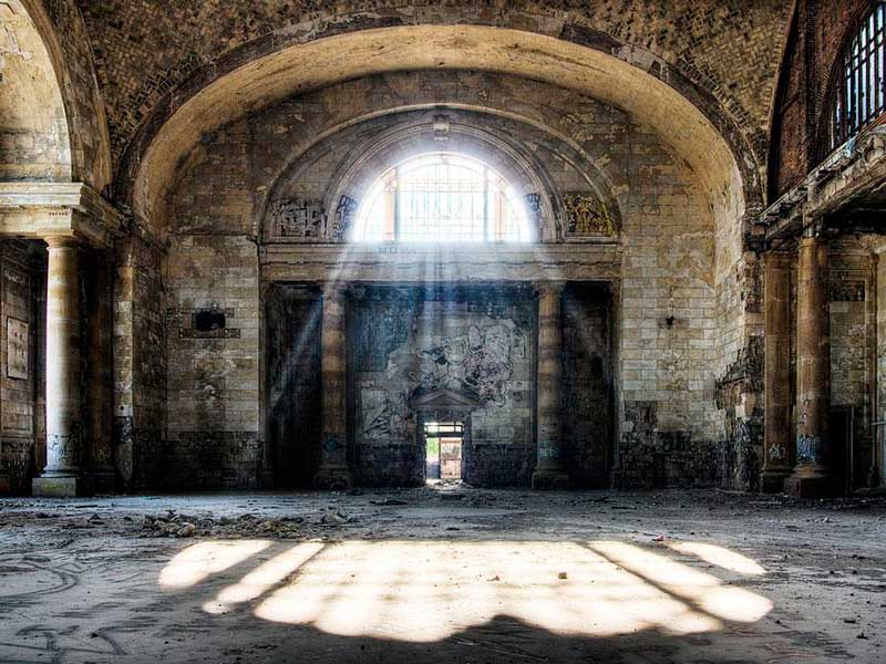 decoracion2's tweet photo. 15 lugares abandonados que te atraerán por su espectacularidad https://t.co/B3CY985kRH vía @arqideal https://t.co/gL4l7PjgAe
