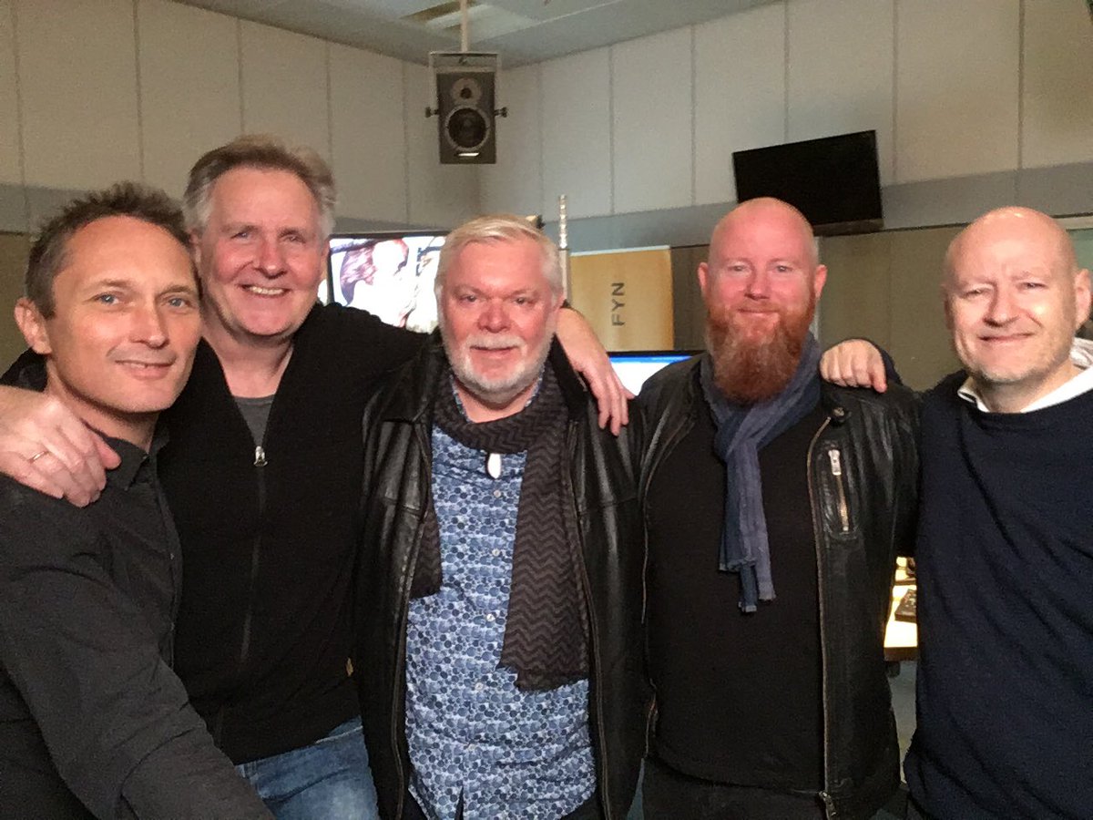 bsjasvalentin's tweet photo. AS Valentin rundede lige DRP4 til en lille snak og lidt unplugged - fredag prøver i Forum Horsens og lørdag aften det store show #DPT2016 https://t.co/9tpGuW6MXv