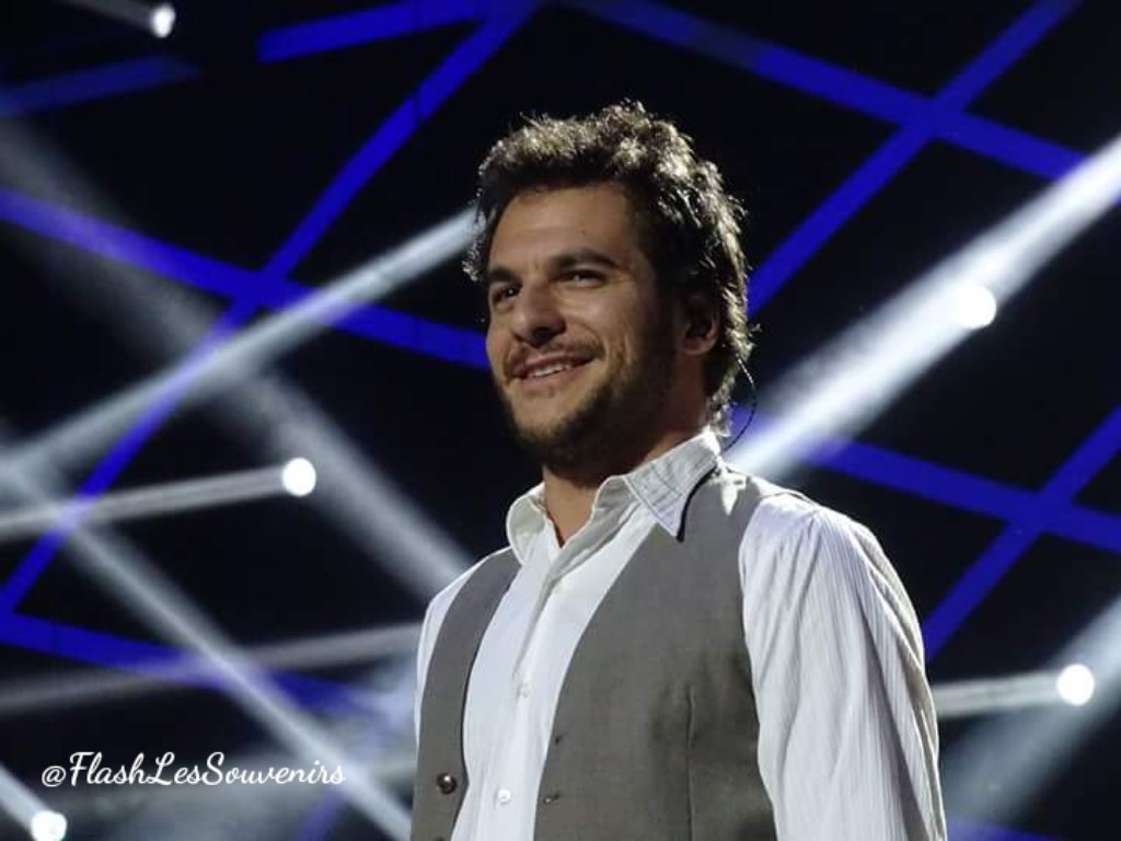 alexcomptefan's tweet photo. Bonne journée avec ce sourire qui montre à quel point tu es heureux et fier d être dans la troupe des @enfoires @Amir_Off #1erconcert https://t.co/eeRngH5LfX