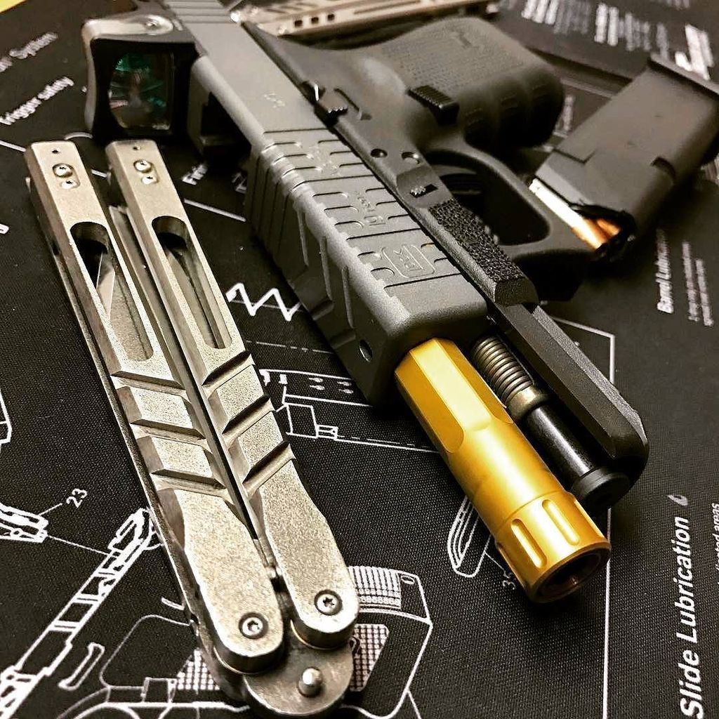 BladerunnersSys's tweet photo. Midtech meets High tech from @m4gunny -  #Glock19 #G19 #G19MOS #MOSGlock #Glockmos #agency… https://t.co/v5ZYDclcPB https://t.co/mEPk7Ghjvk