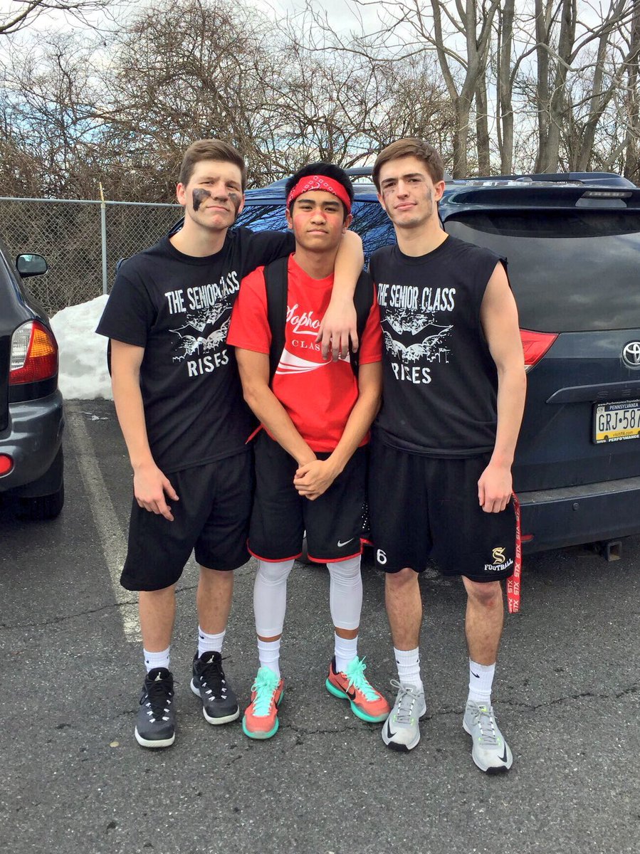 jarq_5's tweet photo. Happy bday crumb ❤️ #99 #lockedyoudowninprac #clamps #iso #splitdodge #dosdosthedickhead @tanner_paj25 https://t.co/tScVCBDN44