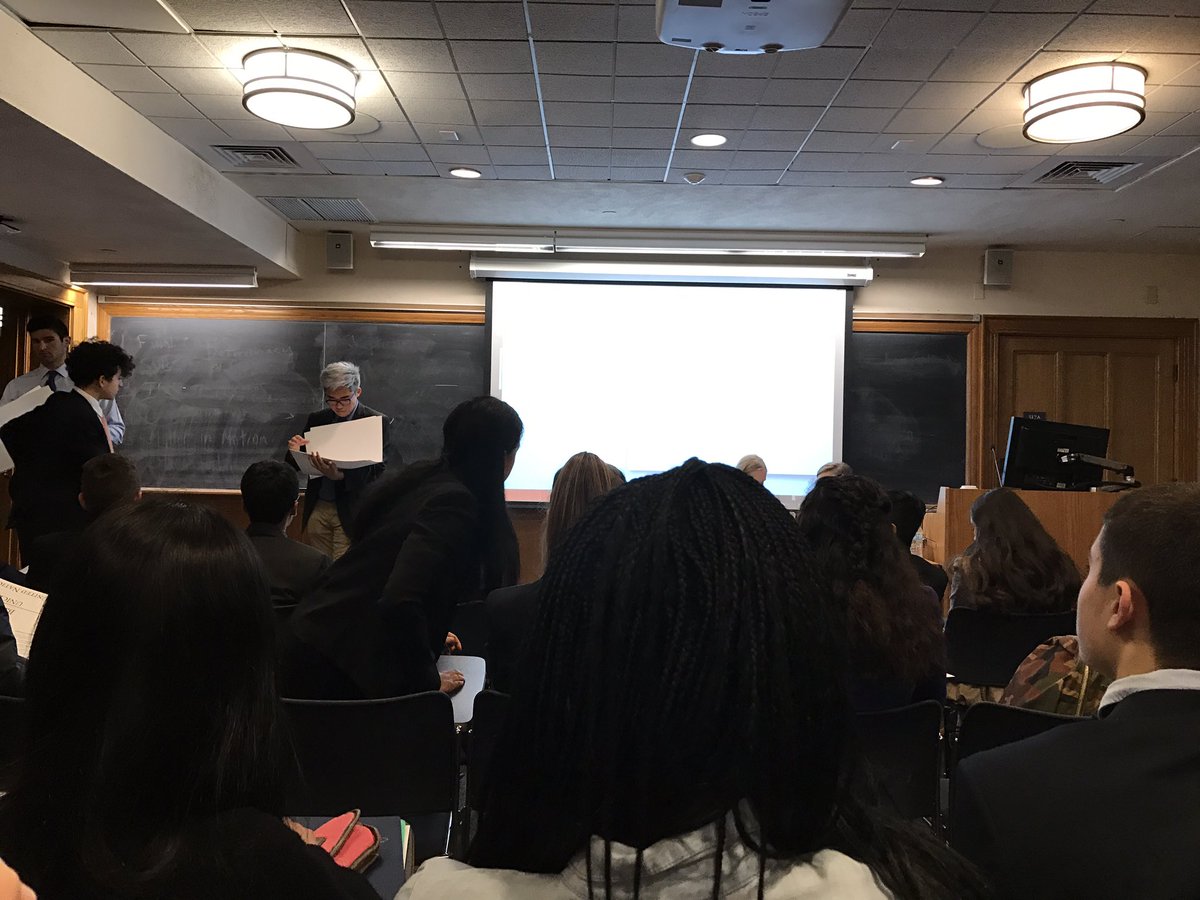 ManeStMirror's tweet photo. Live from a MUN conference. UNICEF committee!!! #beststudents #yalemodelun #ymun #bestdelegates https://t.co/i3w6dih7ml