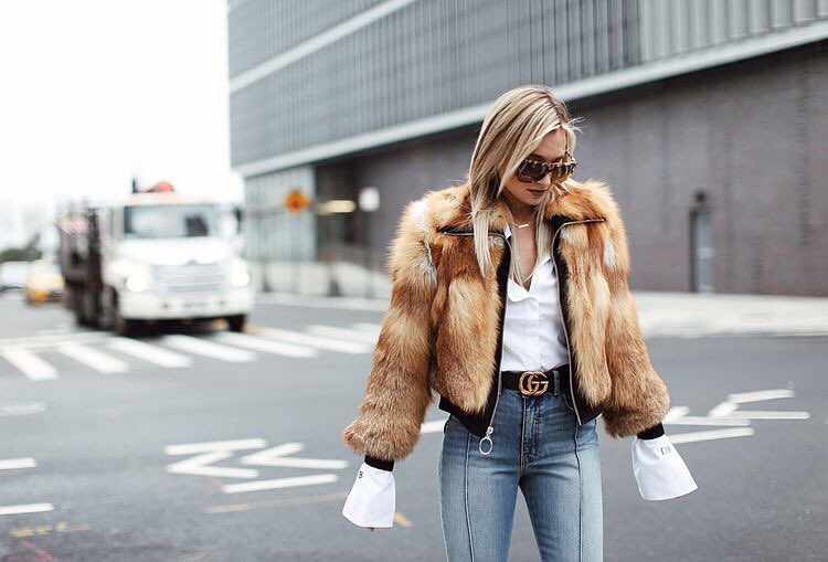 stonedcustoms's tweet photo. Loving the colour of this fur 😍
#Blogger #WeWoreWhat #BloggerLooks #Fur https://t.co/s96voTQivs