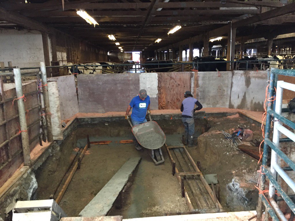 silvermaplehol's tweet image. Day 2 of robot install. Pouring footings. Walls tomorrow.