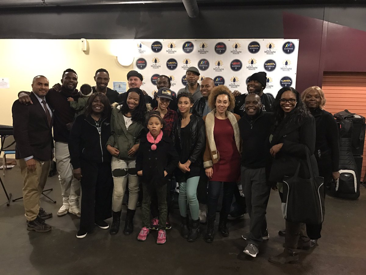 Slayrichh's tweet photo. So Thankful For Today Thank You Midnight Mission & The McCrary Foundation! It Was Such A Joy To Sing For Everyone Today 💛#McCraryFoundation https://t.co/yIZomFEJ2l