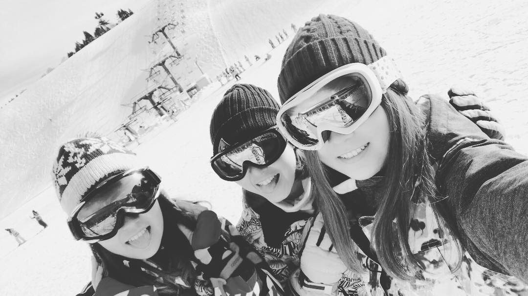 abcmdjp's tweet image. いまから滑るよ〜😊

今シーズンは何回行けるかなあ？？？
まだまだ下手くそだし
上手になってきたら
ボードとかも良いやつ揃えようかな？💓