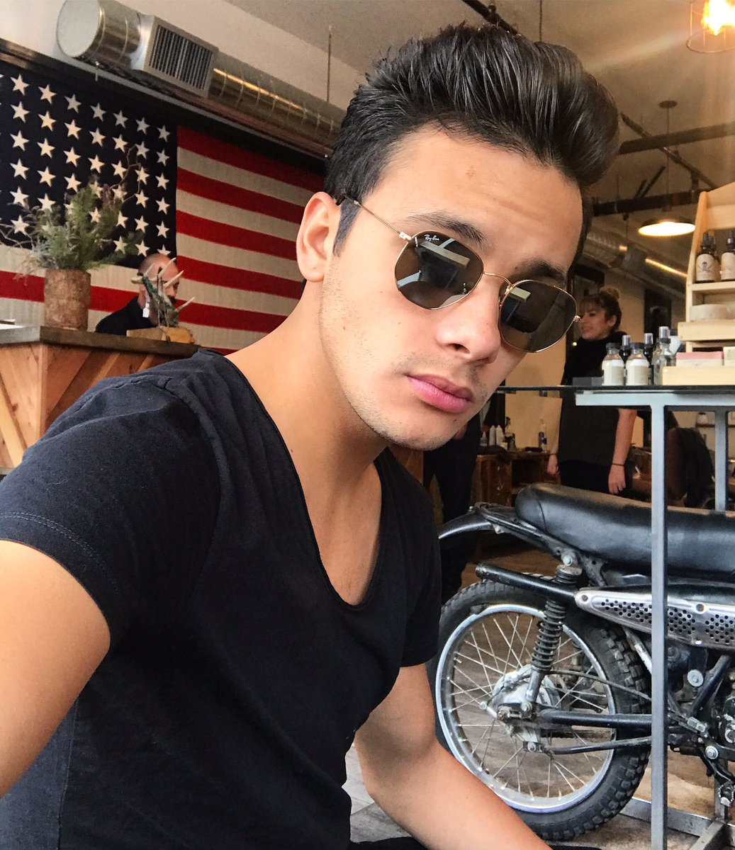 RolYoutube's tweet photo. Bienvenido,@SabasDice 🎉🎥. 

-Sebasdice.
-Sebastian Arango.
-22.
-Entretenimiento, Tag y Vlogs. https://t.co/83ML3mriNu