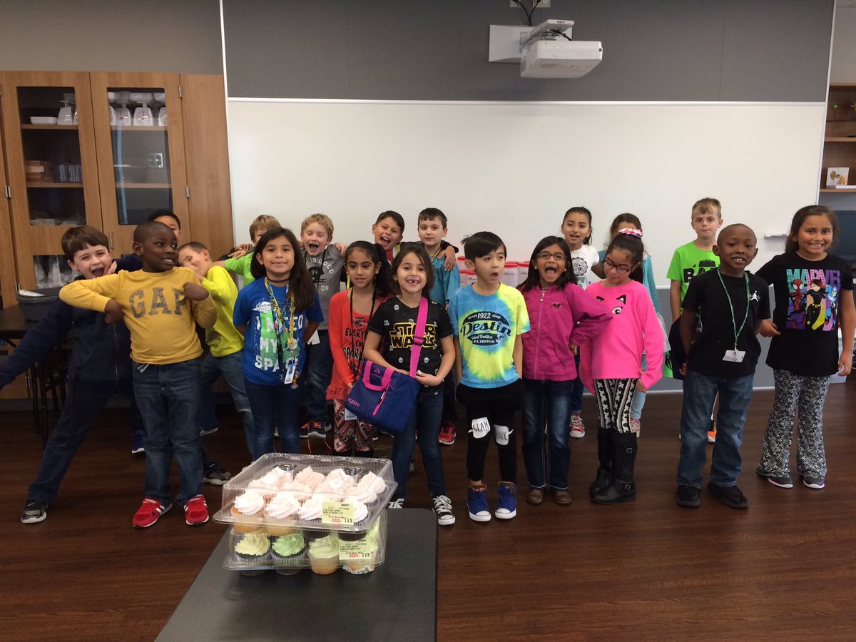 ZSabzaali's tweet photo. Happy 1/2 B-Day sweet Audrina! What a hit it was with the yummy cupcakes - hope your day was as special as you are! #cbe2nd #bethkelegacy https://t.co/ezp4OVoJM4