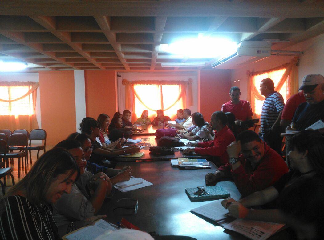 defensoria_Fal's tweet photo. Preparación d actividades en el marco del Plan de Seguridad Escolar para y por la Paz y el Vivir Bien en Coro/Falcón https://t.co/NmCimY4Wek