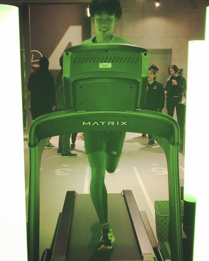 NumberDo's tweet photo. ちなみにこちらが元箱根ランナー、キロ3分30ペースの走り。トレッドミルでこの速さ、この余裕、本物です。
#newbalance #running #numberdo #runsta… https://t.co/jzU91WHBDs https://t.co/phvpdmiCb1