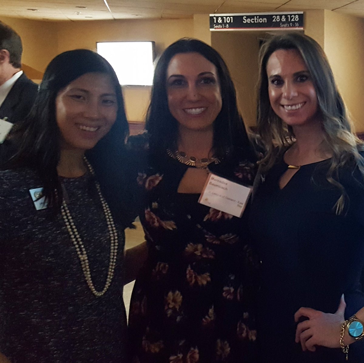 @juniorleaguesf & @jloakeastbay representing at the @eastbayeda Legislative Reception #eastbayeda #jloeb #jlsf #juniorleague – at Oracle Arena