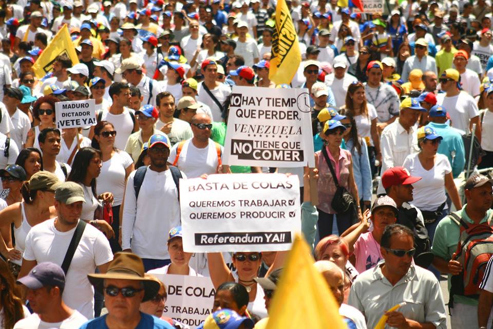 elgagoalexis's tweet image. Buenas Noches jamas perdamos la fe y esperanza que saldremos victoriosos de esta pesadilla que nos están haciendo vivir! Viva #Venezuela!