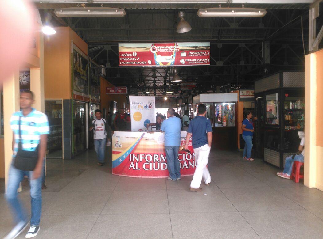 defensoria_Fal's tweet photo. @TarekWiliamSaab Terminal Polica Salas de Coro edo Falcón en el marco del operativo de la DdP. https://t.co/74HDaN6mSZ