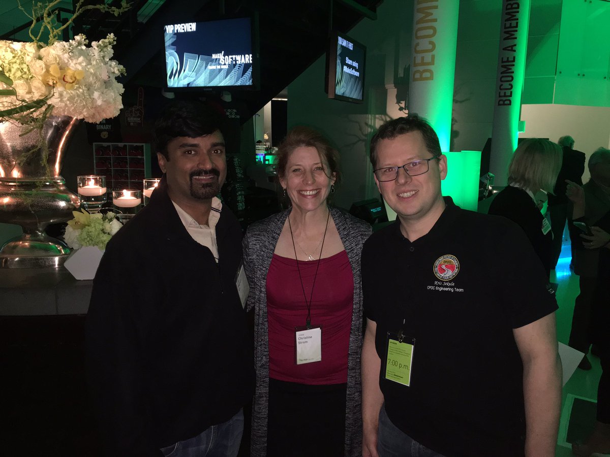 Runchicky's tweet image. #makesoftware amazing event!