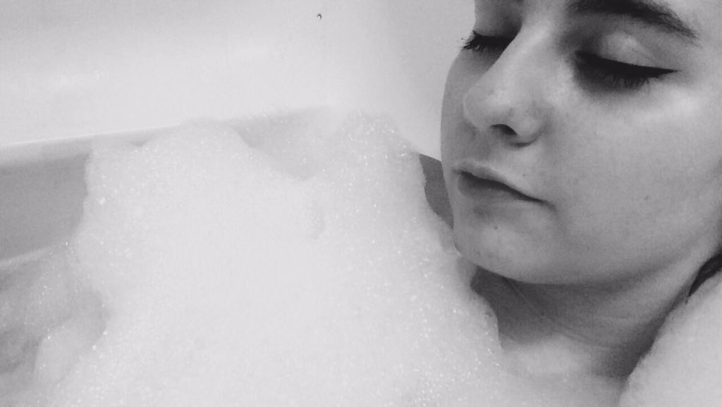 _toni_ann's tweet photo. Because bubbles are the best #bubbles #relaxed #lavender #sharpwings https://t.co/2b4ndBi6V9