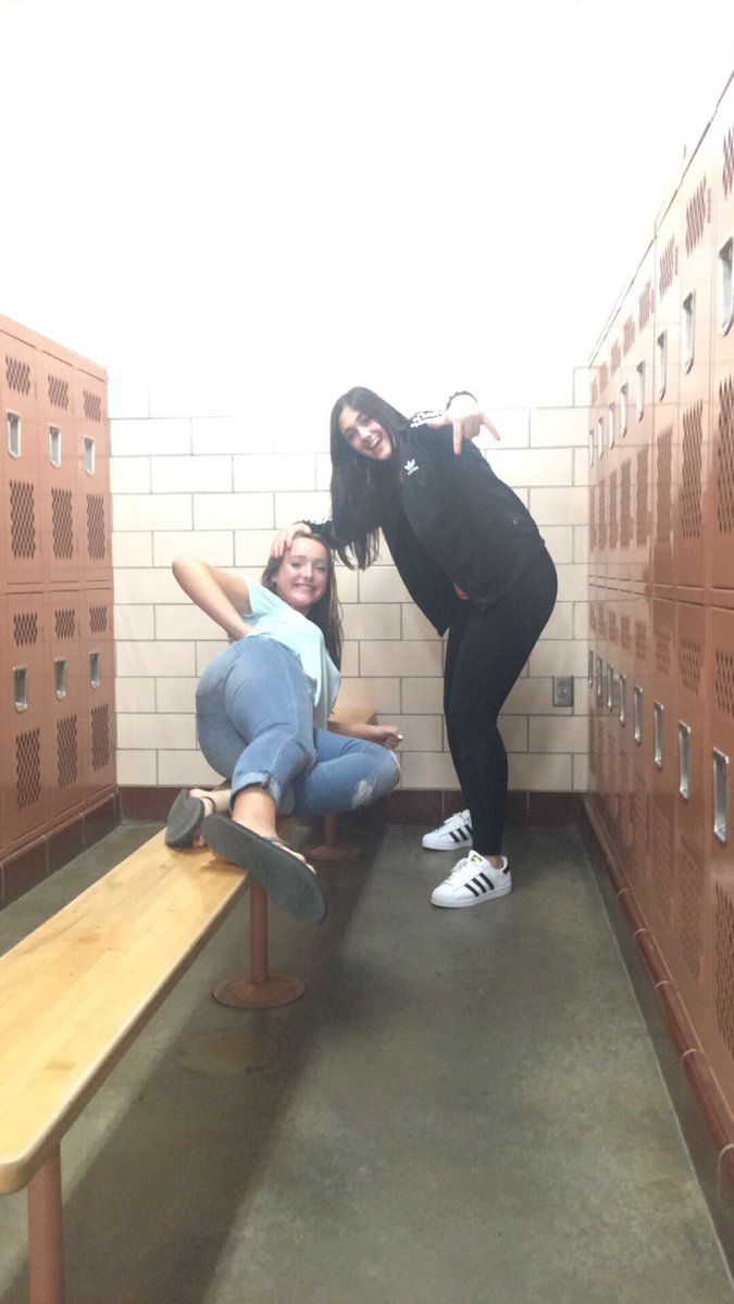 phia3202's tweet photo. Happy Birthday to my best friend. πππ #TwitterlessJesse https://t.co/wXNzIaV7PU