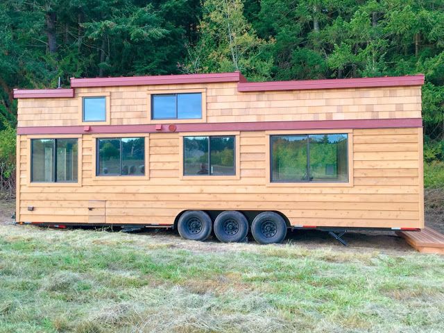 realtinyhouse's tweet image. 450 Sq Ft Tiny Home built by Westcoast Outbuildings in Canada