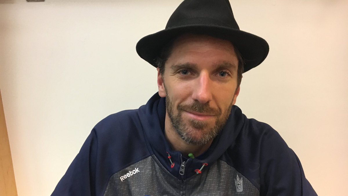 #NYR Broadway Hat for @HLundqvist30! https://t.co/rOVTnMA7Gi