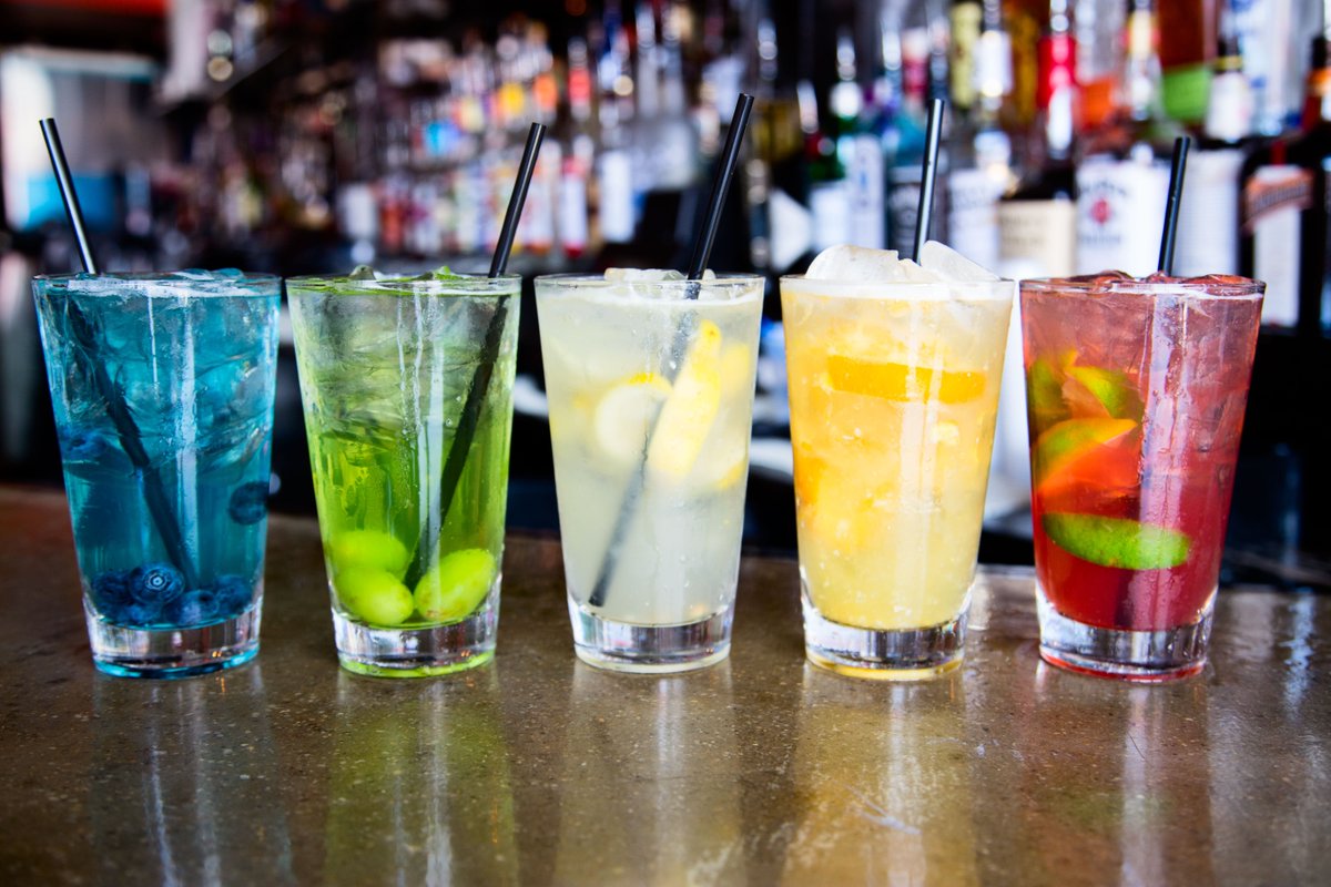duplexdiner's tweet photo. One last #SQUEEZE before you head out of town...or FIVE! #Thursday #gay #LGBTQ #weekend #WellBeHere #AllInServiceDC #WomensMarch https://t.co/ejDXyzA69S