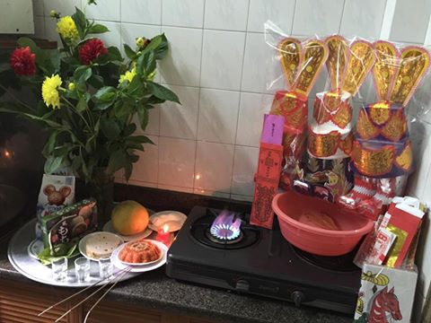 Kitchen God is regarded in VNese culture as the advocate of the family with the gods, Tet begins from today with ceremony for Kitchen God 😘😘