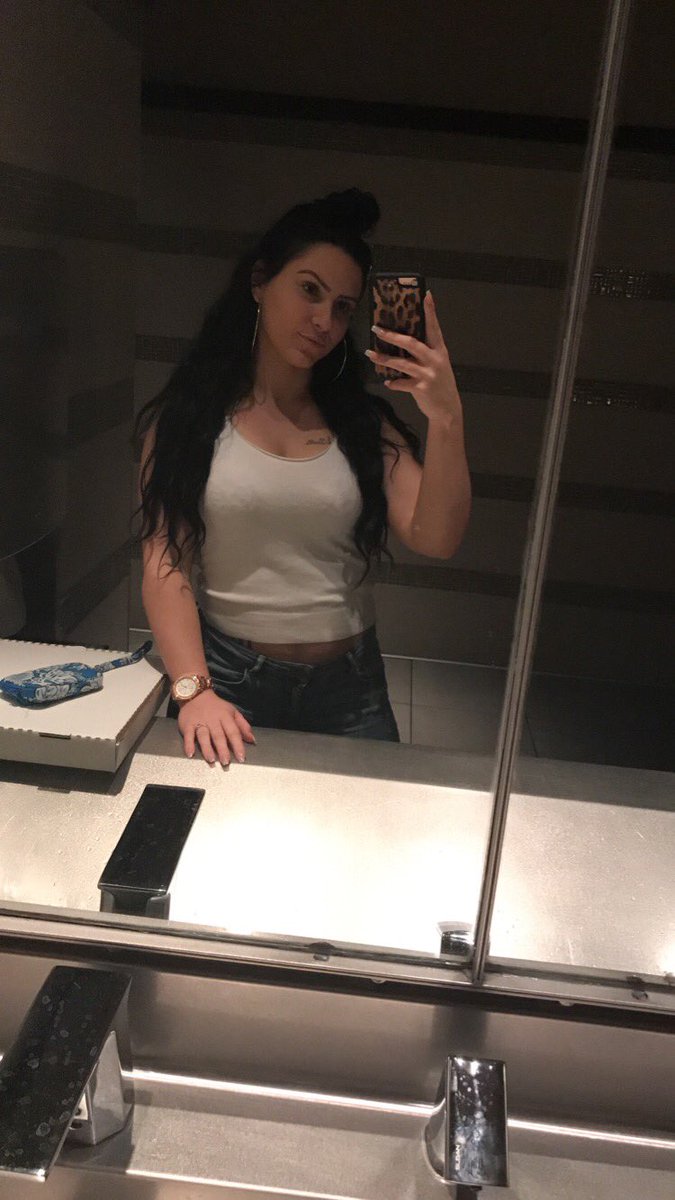 _itsSAMMbitch's tweet photo. Loving Florida 😻 https://t.co/PECqm2YSS1