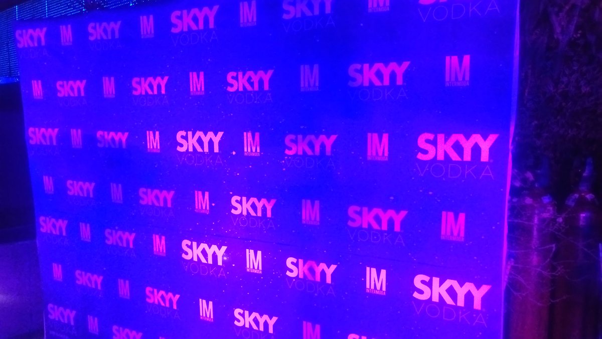 ItmagazineMex's tweet photo. Así cerramos @Intermoda con la fiesta de @SKYYmx #intermoda66 https://t.co/quevkfcVbU