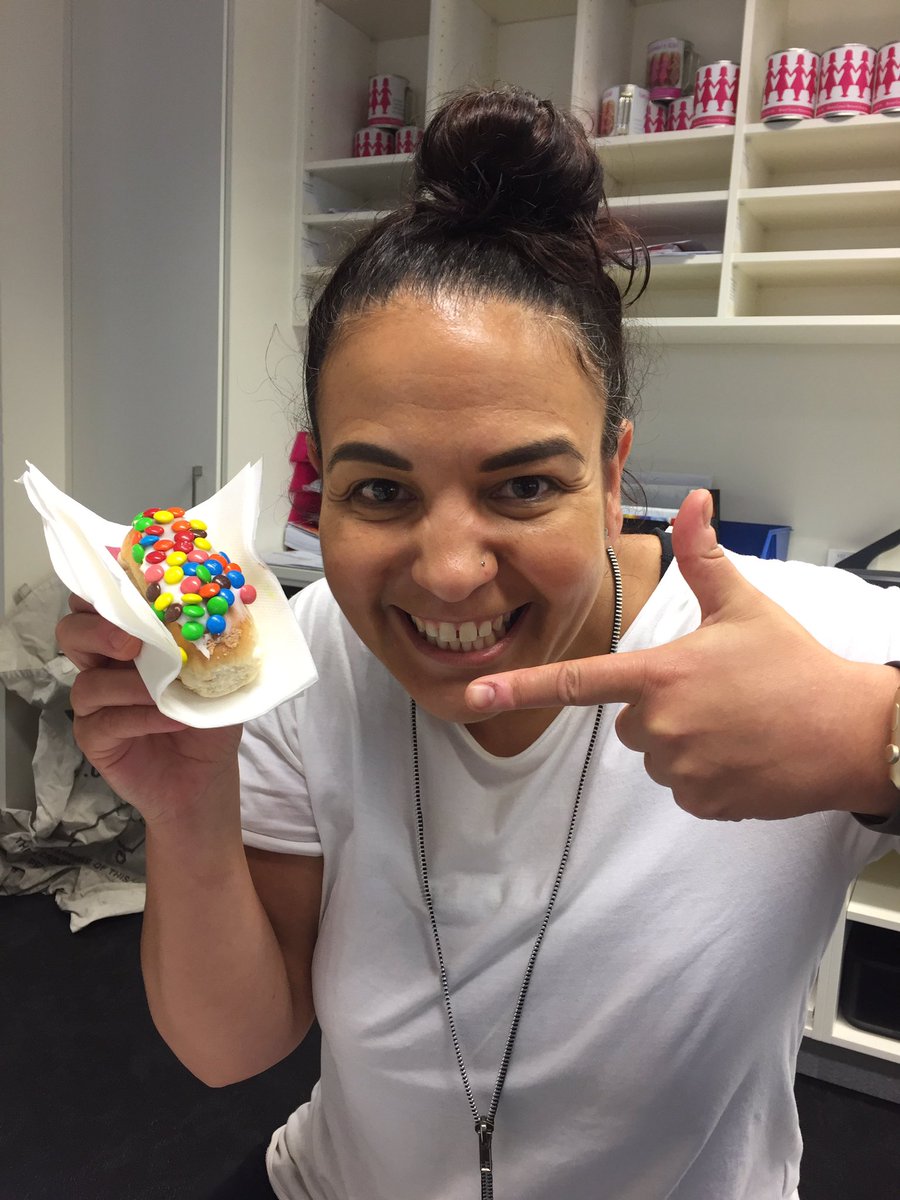amazingannmarie's tweet photo. @bakersdelight we ❤this afternoon delight 😛#fingerbun #m&ms #bakersdelight #bcna https://t.co/MVUO5nfgzk