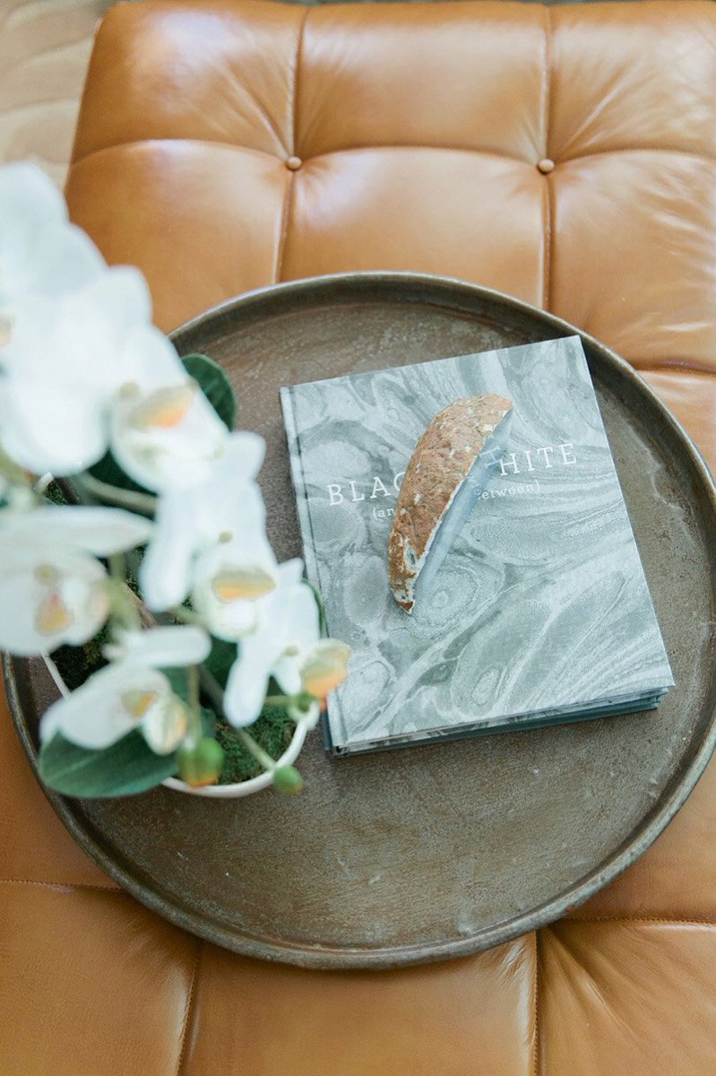 studiothomas_'s tweet photo. Tufted leather and a good book, what can be better? https://t.co/S4VyVXGw7l