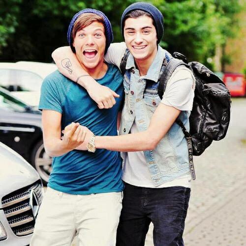 YazzMalik's tweet photo. Is Zouis back?! please someone tell me this is real and I'm not dreaming 😍 @Louis_Tomlinson @zaynmalik https://t.co/hKpa1JPbjx