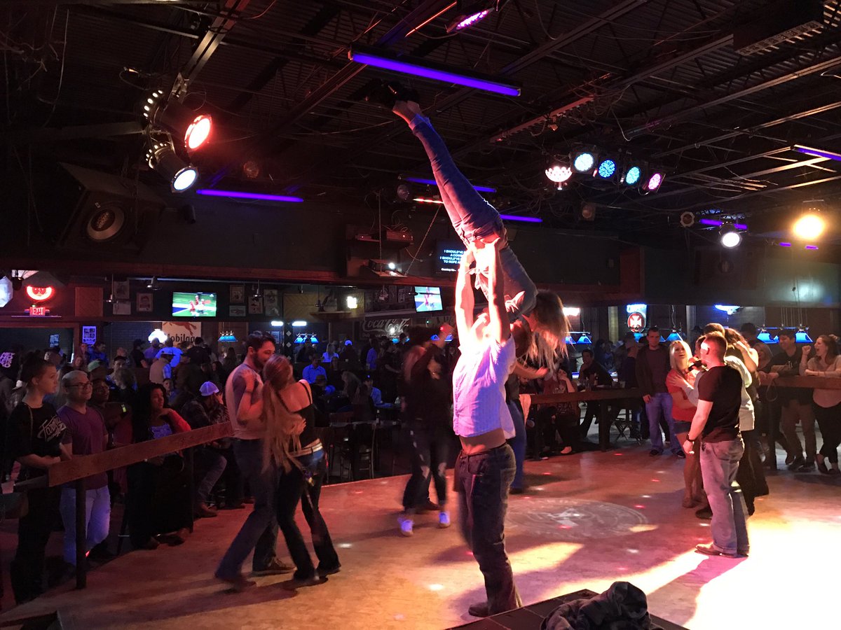 perryoke's tweet photo. MJ getting #TurntUp at #Bostocks during #perryoke https://t.co/gAuymLlLeo