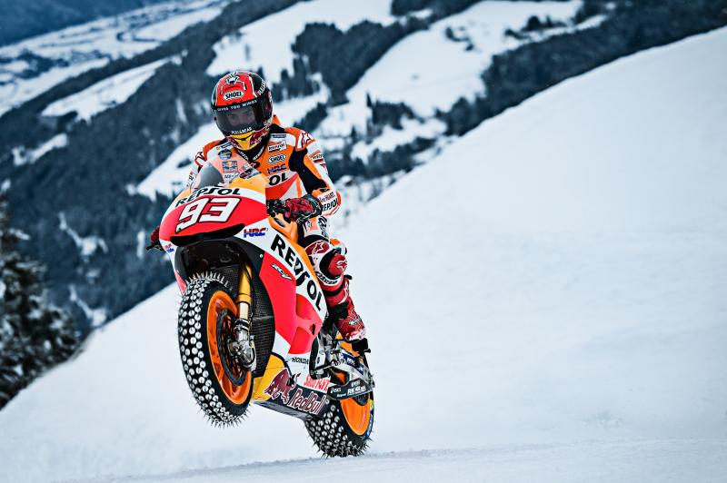 Xbhp Marc Marquez Rides Motogp Bike Honda Rc213v On Ski Slope Xbhpnews Motogp Marcmarquez Honda Rc213v T Co 3nnwj4j90u T Co Rjoiqxahom