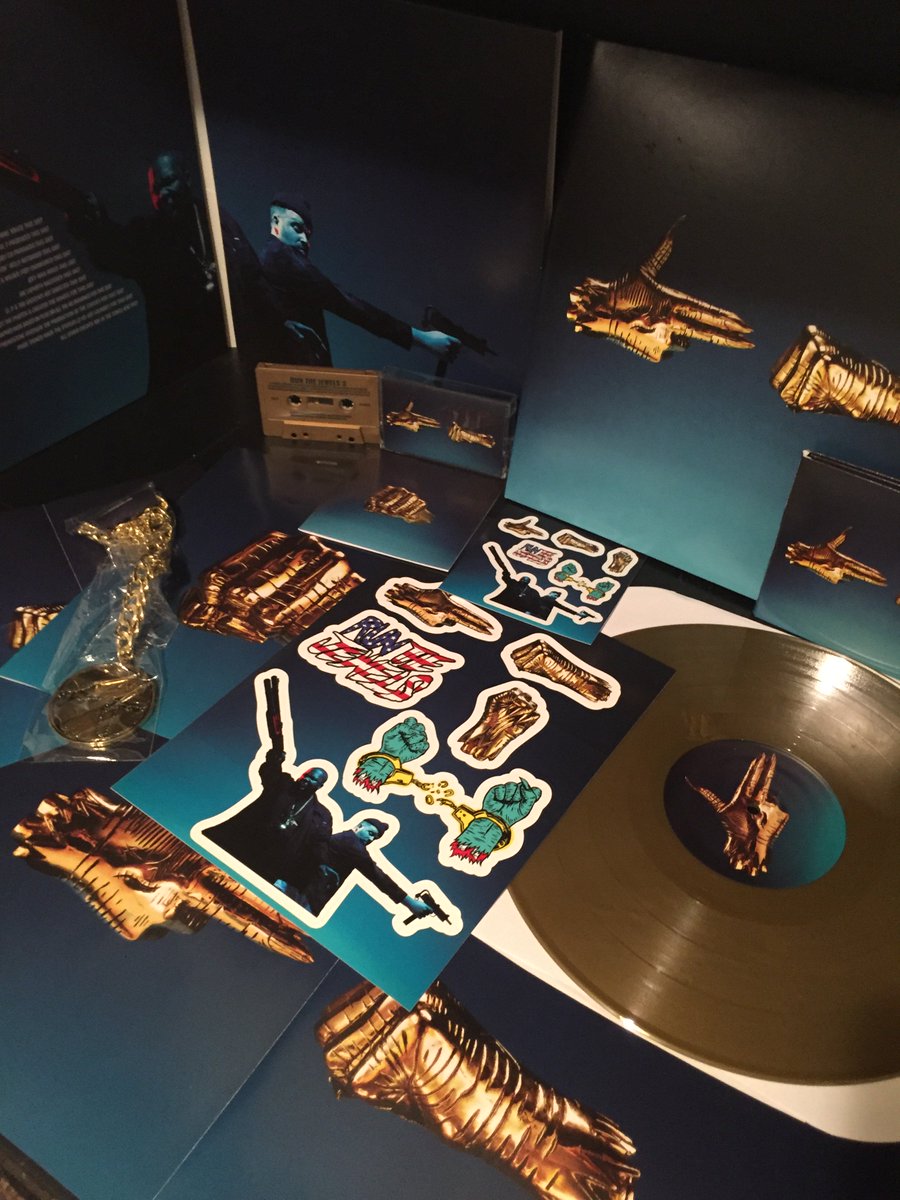 runjewels's tweet image. #RTJ3 IS OUT WORLDWIDE 👉👊 runthejewels.com