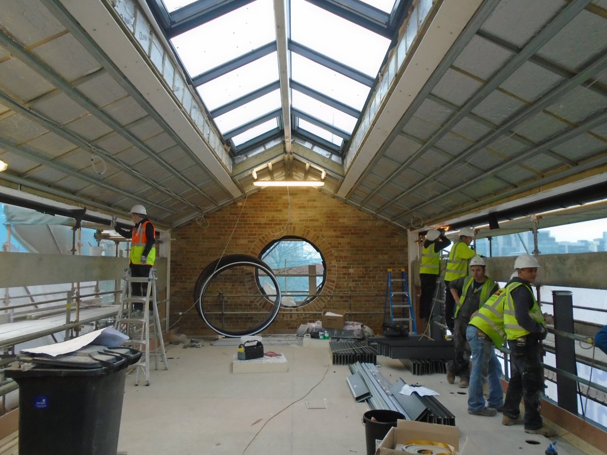 LawrenceandLong's tweet photo. Works progressing well on site at SJRQ. New continuous strip window formed with concrete band just poured, so the roof appears to float. https://t.co/jmh5FNg16B