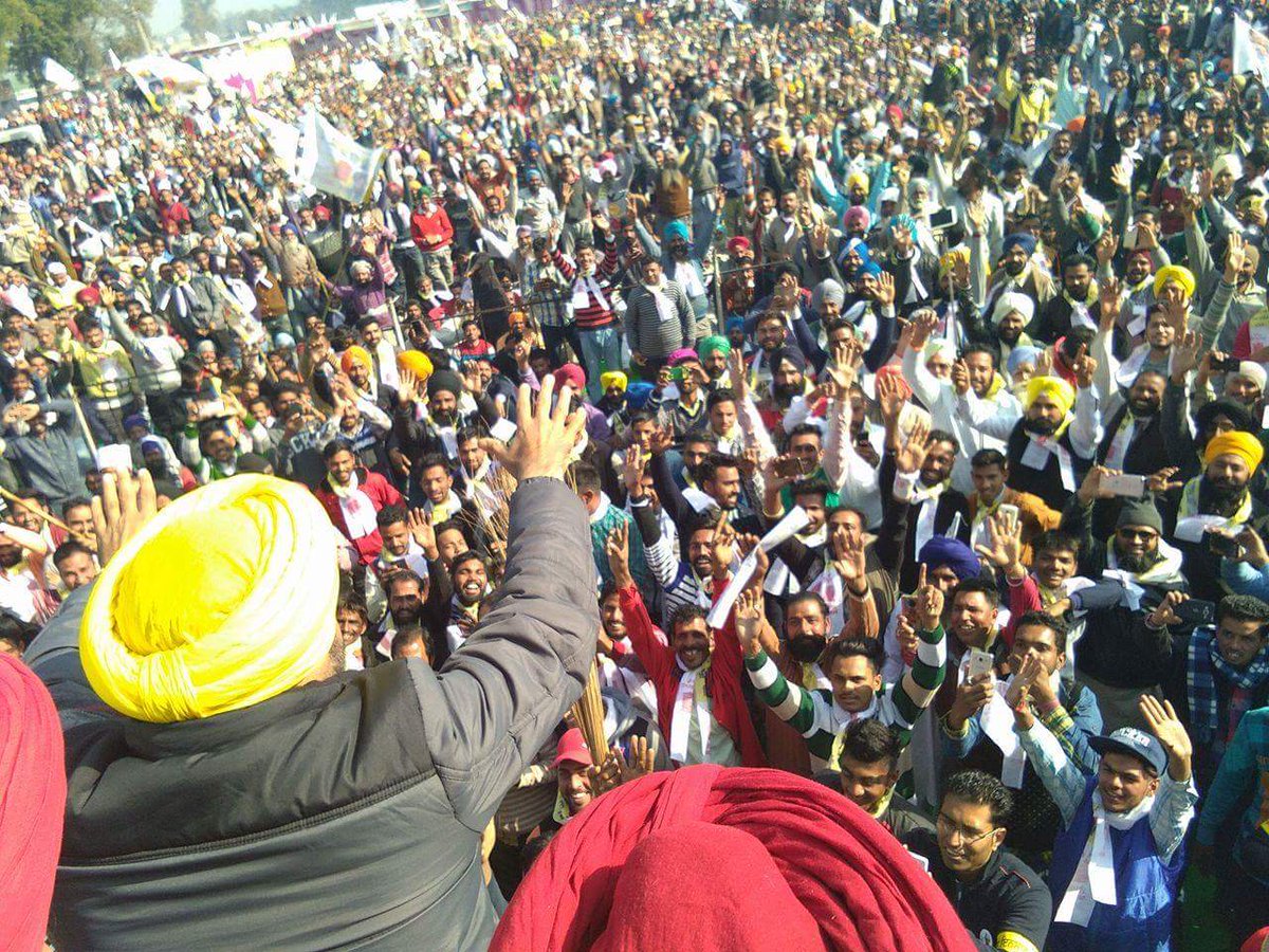 khanlassoi49's tweet photo. Massive crowd at khanpur,, @bhagwantmann,s Punjab inqlab rally,,, https://t.co/wE06hy3FSI