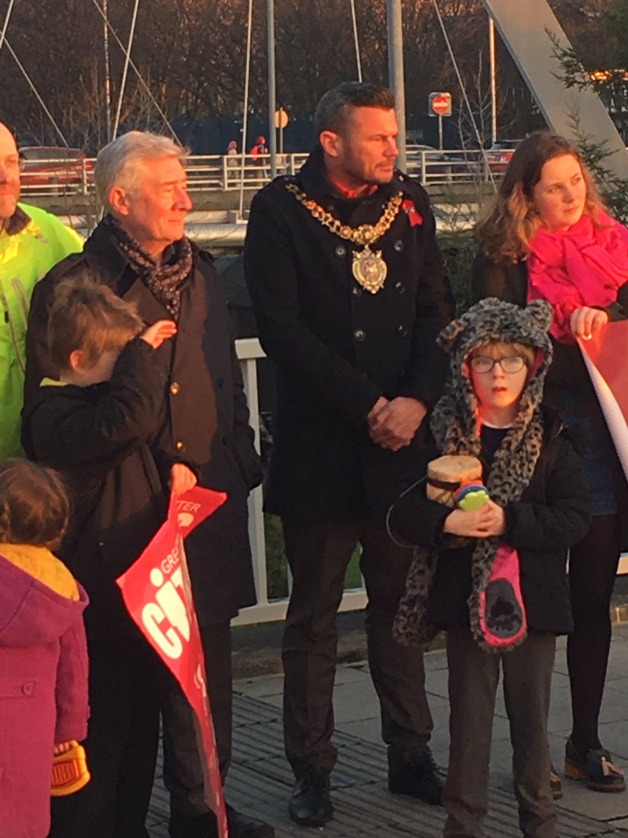 Sunny morning @GMCitizens #buildingbrigesnotwalls with <a href="/peter1fahy/">Peter Fahy</a> <a href="/timsj/">J_tims</a> <a href="/Furqan_Naeem/">Furqan Naeem MBE</a> - building hope &amp; power across greater Manchester