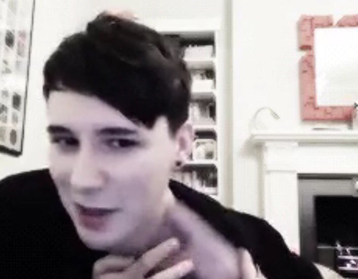 dancries's tweet image. let's just take a moment to appreciate dan howell's collar bones
