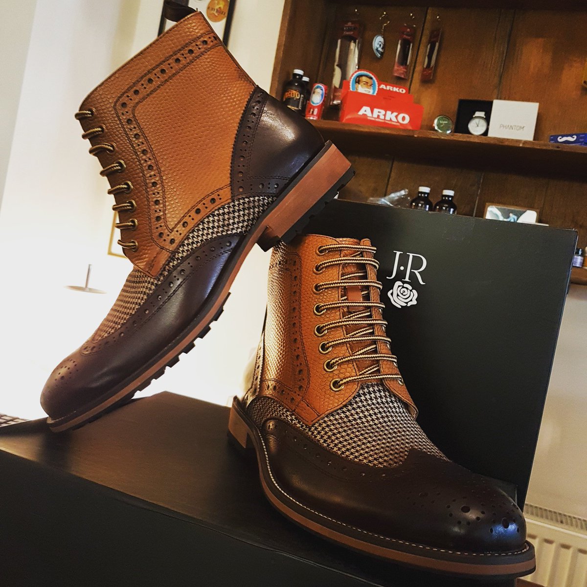chapterwear's tweet photo. New Justin Reece brogue boots £95.
#chapterclothing #chapterwear #leamington #leamingtonspa #leam #loveleam #justinreece https://t.co/cAYIMrAji4