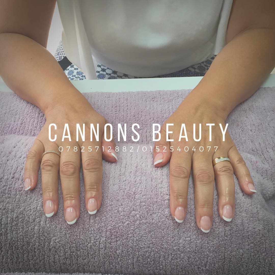 cannonsbeauty1's tweet photo. ๐
#cannonsbeauty #cannonscuts #ampthill #ampthillbeauty #fashion #nails #gelmanicure #gelish #pedicure #manicure #marblenails #trianglenails https://t.co/kza3kLnRAb
