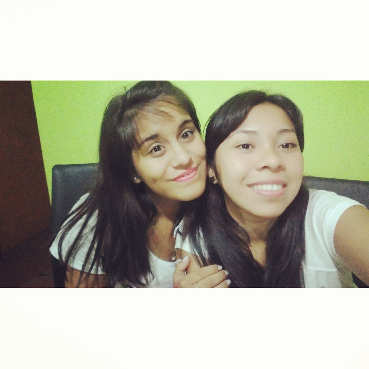ayleenavalos's tweet photo. Amiga , hermana , Cuanto extrañabaaa 💟 https://t.co/kSHs0n6FM7