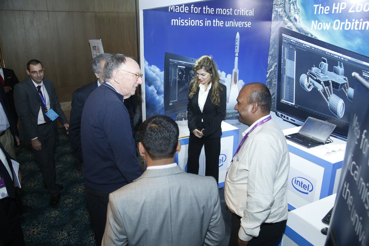 EsriIndia's tweet photo. #JackDangermond interacting with attendees and Esri #technology #Exposition presenters at Esri India #UserConference #esriindiauc https://t.co/WXGyNY7MRI