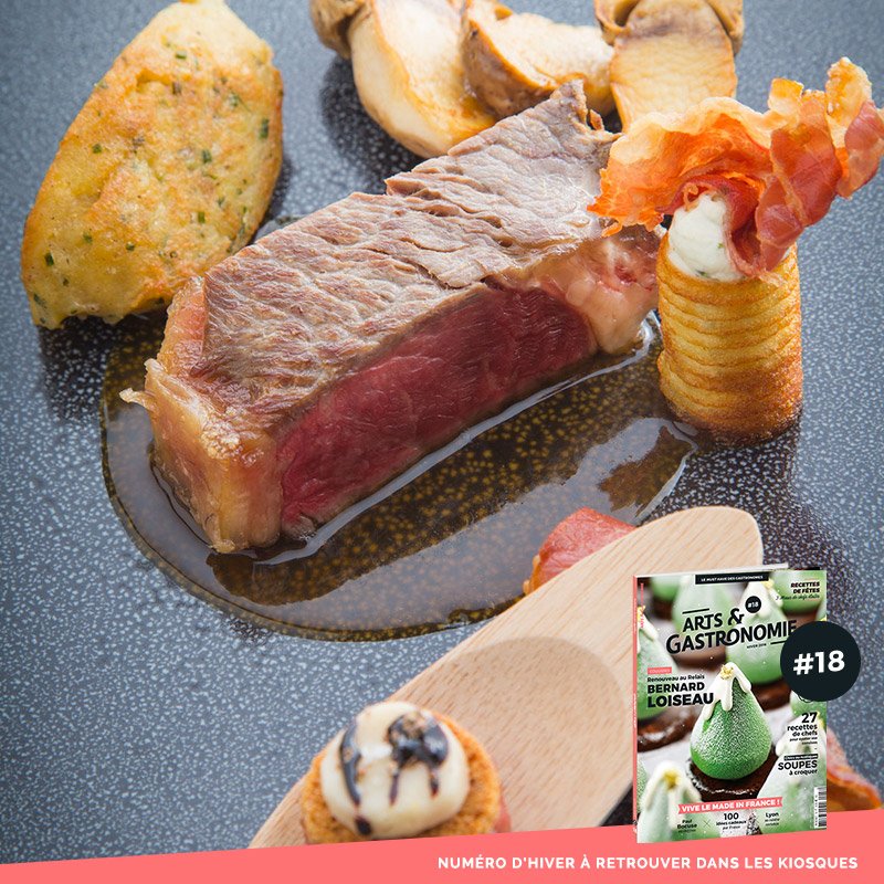 ArtsGastronomie's tweet photo. Patrick Bertron s'est approprié sa région d'adoption avec ce bœuf de Charolles AOP en croûte d'argile, jus de viande au foin du Morvan https://t.co/iLFNFaJ9WM