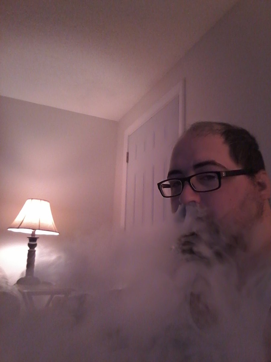 vaping_brizzle's tweet photo. vaping sesh before bed. #vaping #gotcookies #fatkidejuice #blowing clouds #vapeon #vapesession #vapingsaveslives #KCVO https://t.co/nHVqUbCkCu