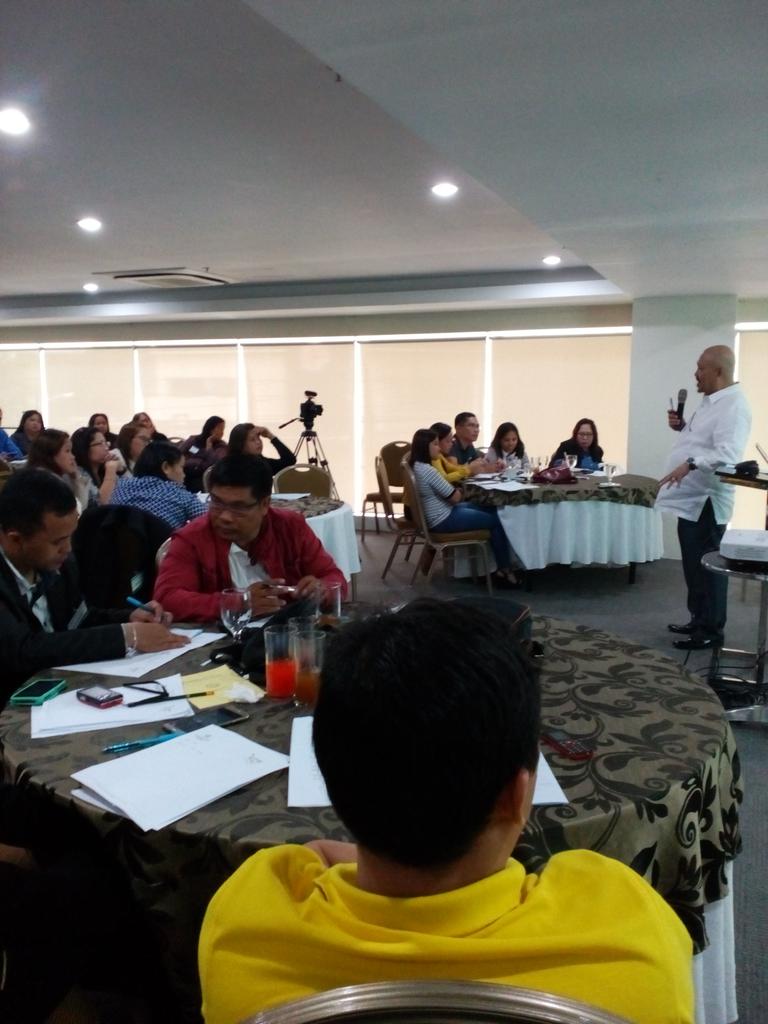 akoayblessed's tweet photo. atm AMs and BMs from KMBI VisMin Operations at 21st Century Leadership Style Training @kmbi_org https://t.co/F74kXFvPuD