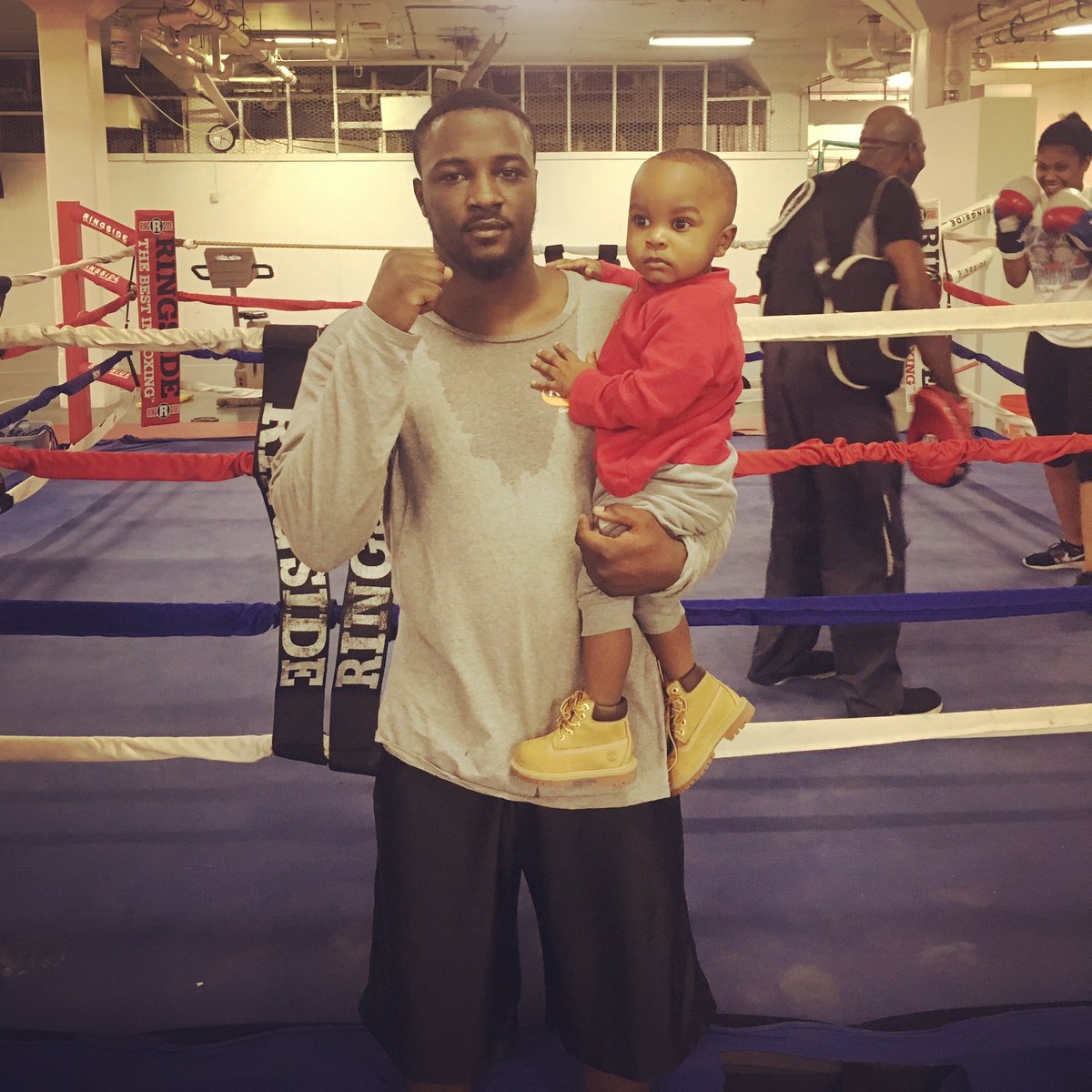psde_gib's tweet photo. Who You Think I Do It For #BoxingIsLife #Grinding #ProSoon https://t.co/m02wGdKi0t