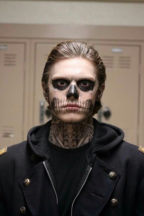 valentinabueno_'s tweet photo. Se Evan Peters existe, graças a Deus pq existe. #HappyBirthdayEvanPeters https://t.co/Q8Ut08Ec2A